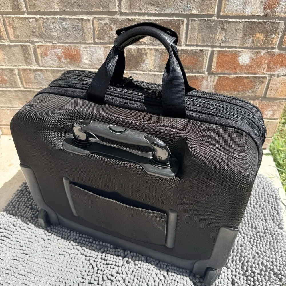 TUMI Deluxe Alpha Expandable Rolling Carry On Briefcase 2 Wheel 26127DH Business